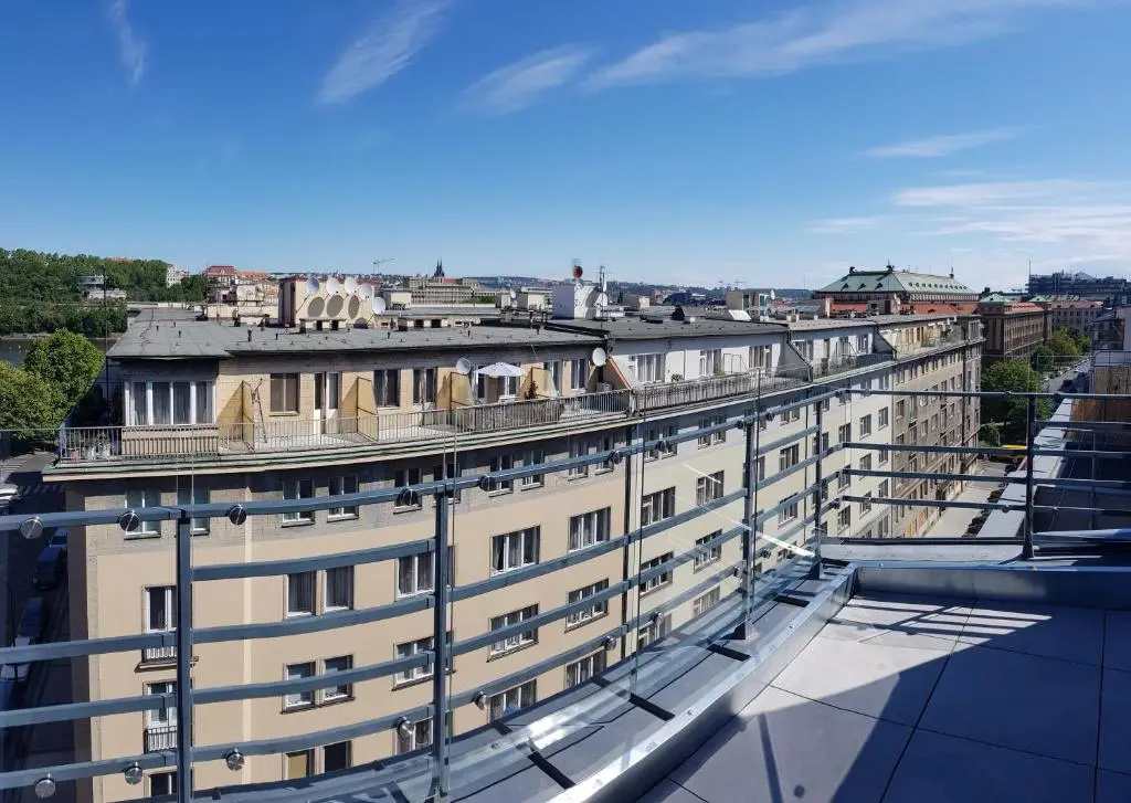Superior Double room with balcony (full double bed)