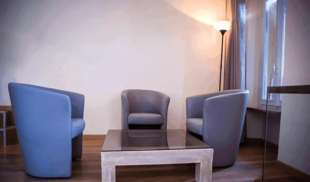 Lobby & Reception