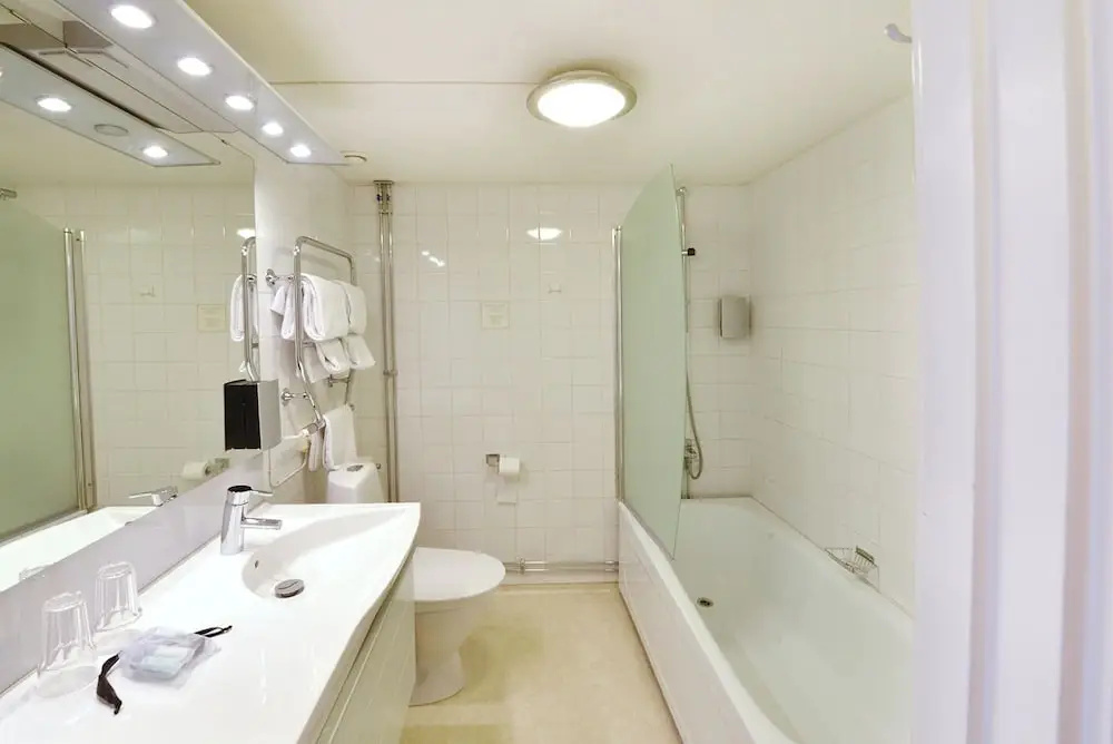 Double Suite with balcony and with sea view full double bed