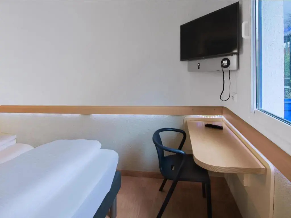 Двухместный номер Standard двуспальная кровать в B&B HOTEL Köln-Marsdorf