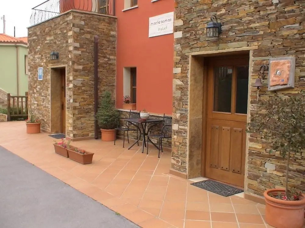 Hotel montesomao