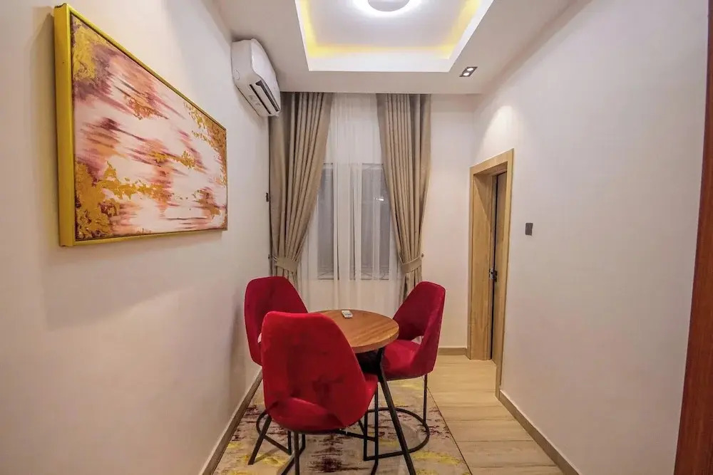 Benin City Blissful Apartment - Cozy 2BR Retreat — фото 6