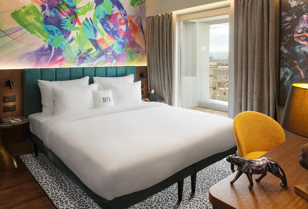 Deluxe with Business Lounge Access Double room (full double bed) (bed type is subject to availability, lounge access)