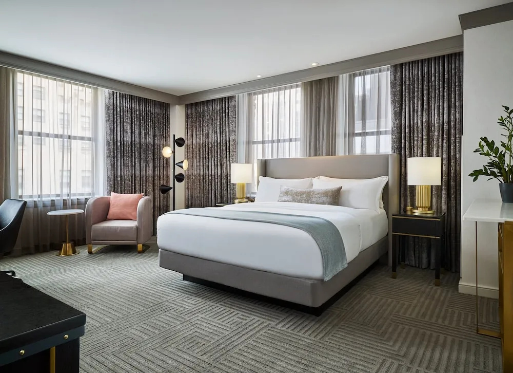 Grand Double room (full double bed)