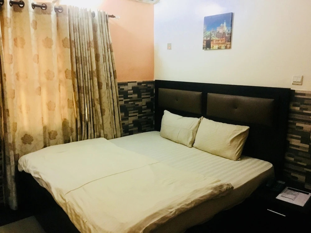 Premium Double room (full double bed)