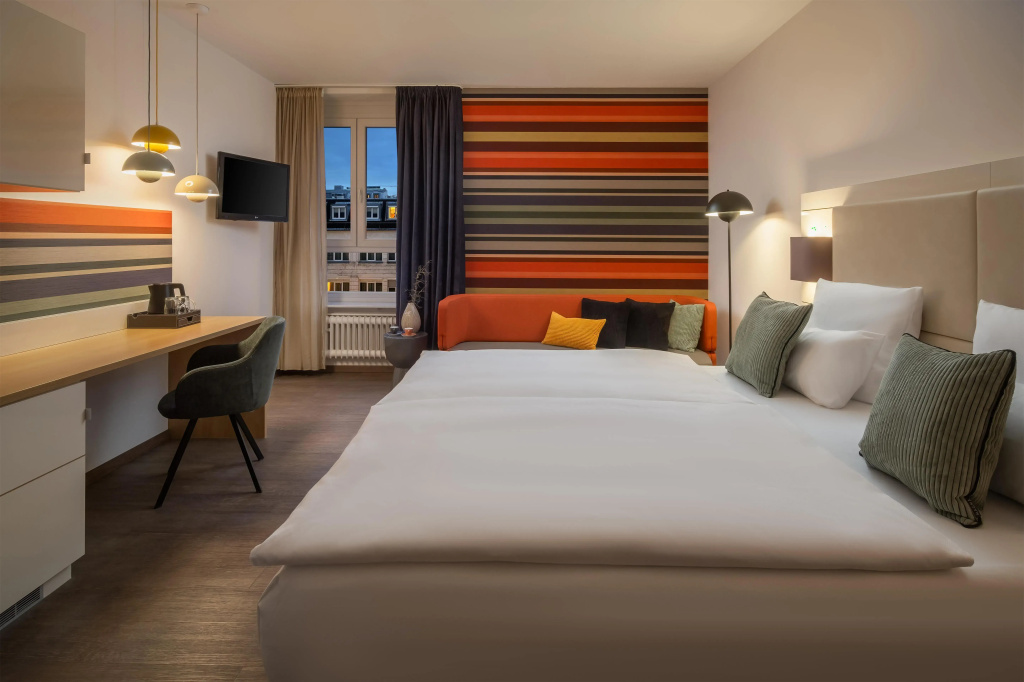 Deluxe Double room (full double bed)