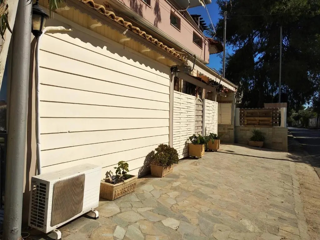 Alternative country house 10 minutes from Athens airport