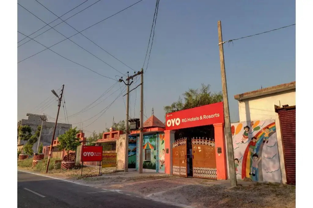 Convivial Paradise by OYO Rooms