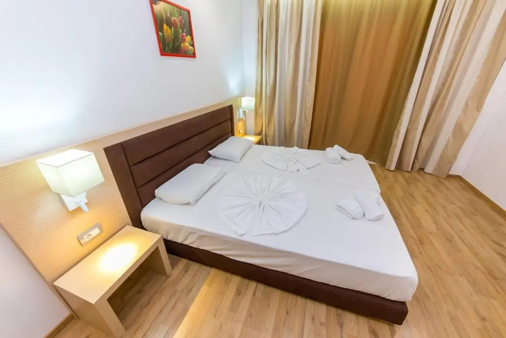 Standard Double room with balcony (full double bed)