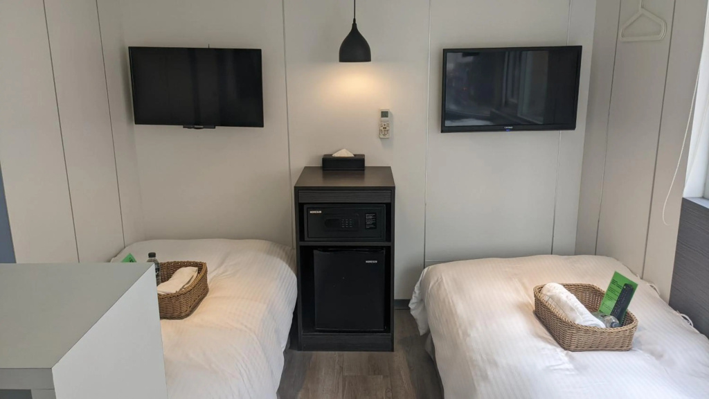 Poshpacker Hotel — 3