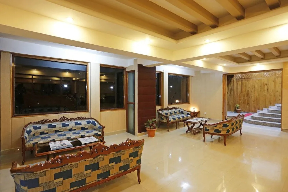 Lobby & Reception