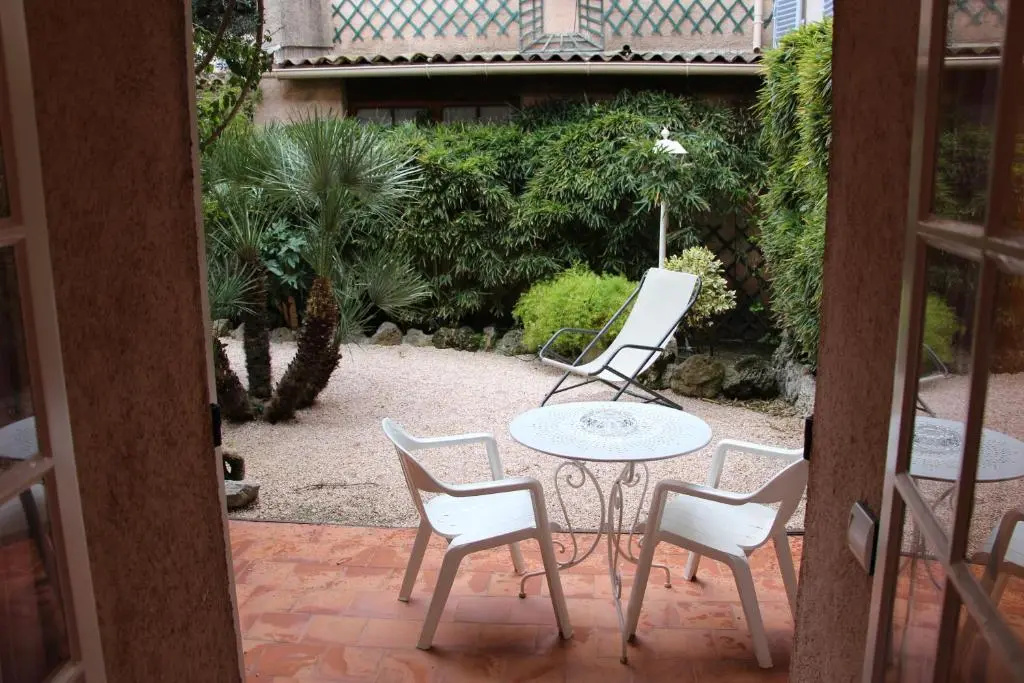 Htel Les Palmiers - Chambres