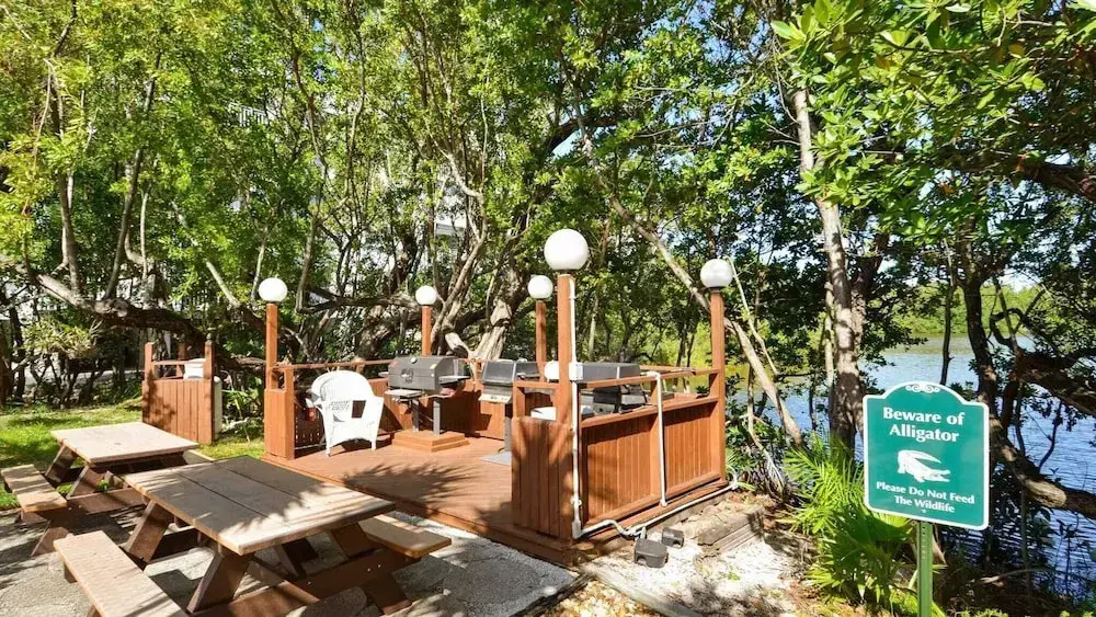 Dune Wind South by Avantstay Communal Pool & Hot Tub Gated Community Close to Smathers Beach Month Long Stays Only