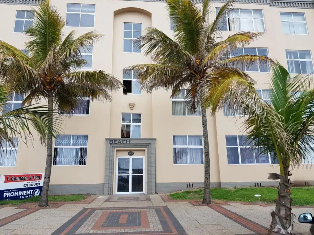 Beachurst Apartment