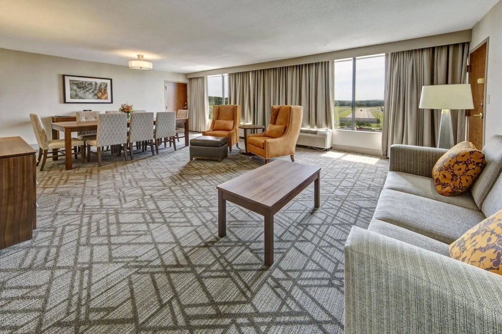 Hilton Knoxville Airport - Général
