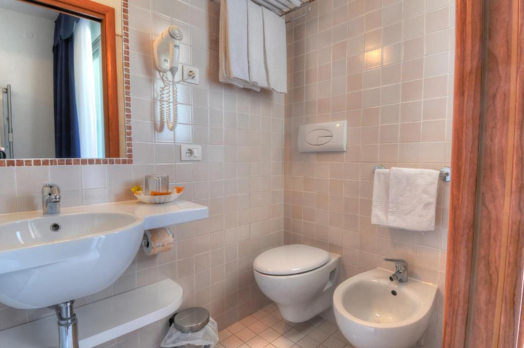 gallery_image_hidden_11