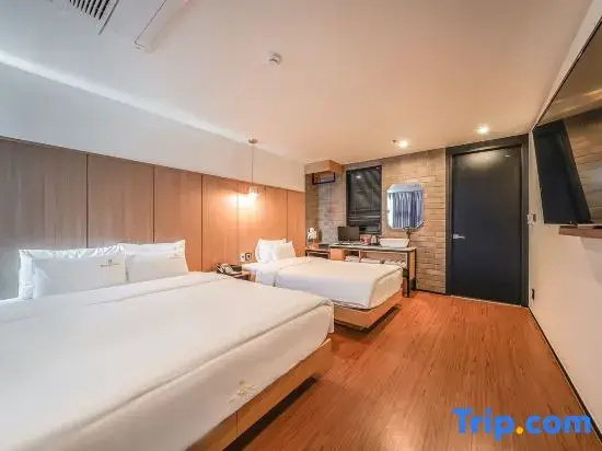 Double Suite (twin beds)