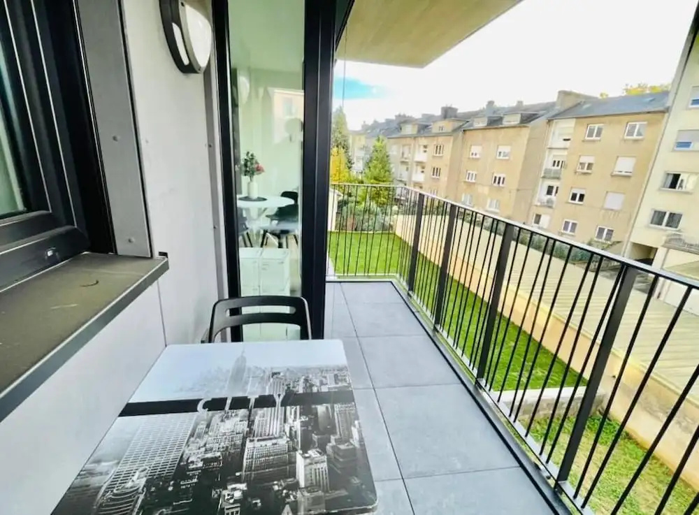 New 1 bedroom in City Center- Terrace