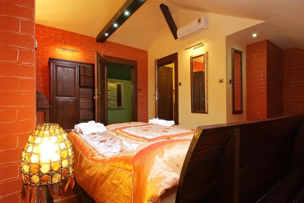 2 Bedrooms Penthouse Apartment