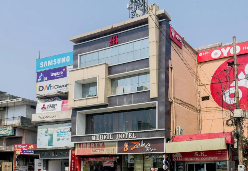 OYO 5851 Mehfil Hotel