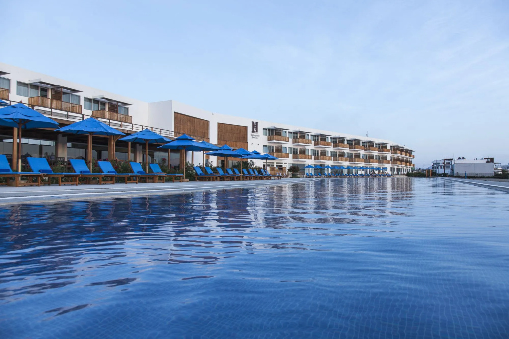 Beach & Waterfront