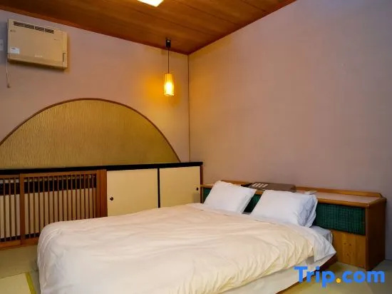 Standard Double room with mountain view (full double bed)