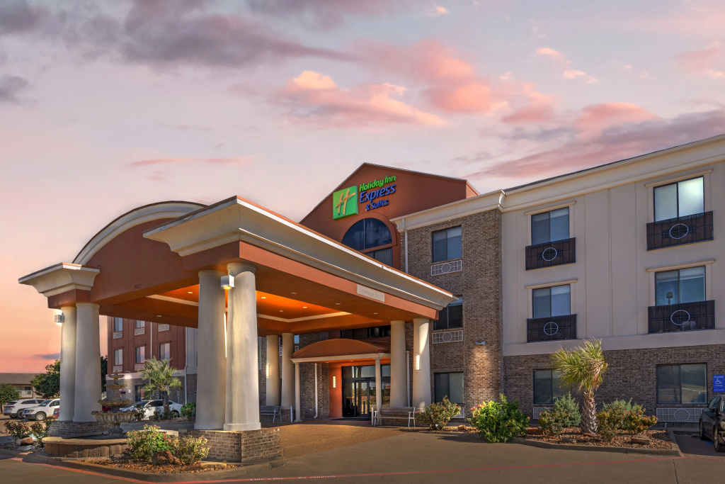 Holiday Inn Express Hotel & Suites Fairfield - North by IHG
