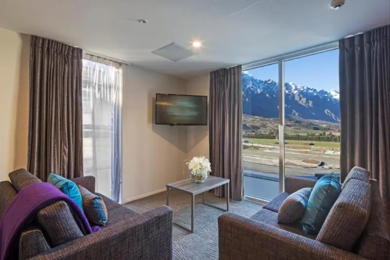 Ramada Suites by Wyndham Queenstown Remarkables Park - Chambres