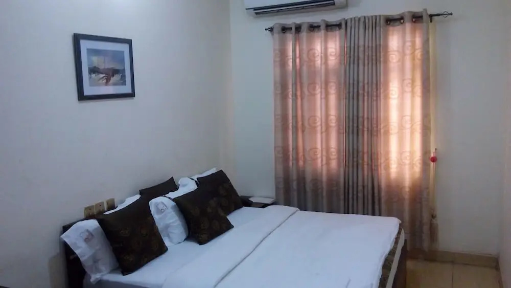 Rita's Events and Suites - Chambres