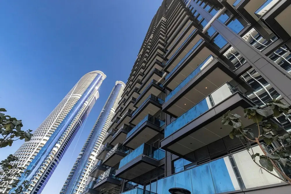 SIMPLY COMFORT Skyline Apts at Nobles Tower with Luxury Burj View — фото