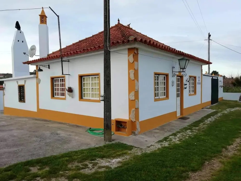 House With 3 Bedrooms in Alcobaça, With Wonderful Mountain View, Priva