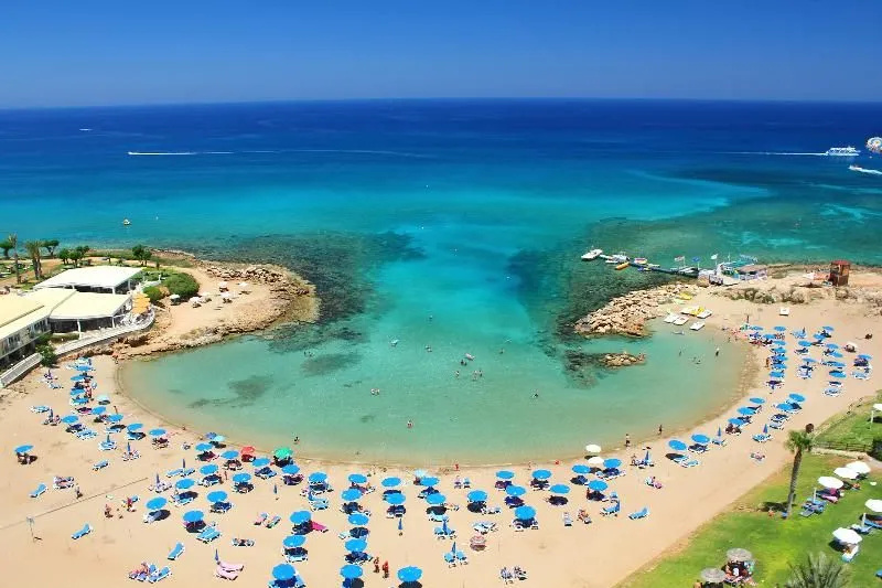 Beach & Waterfront