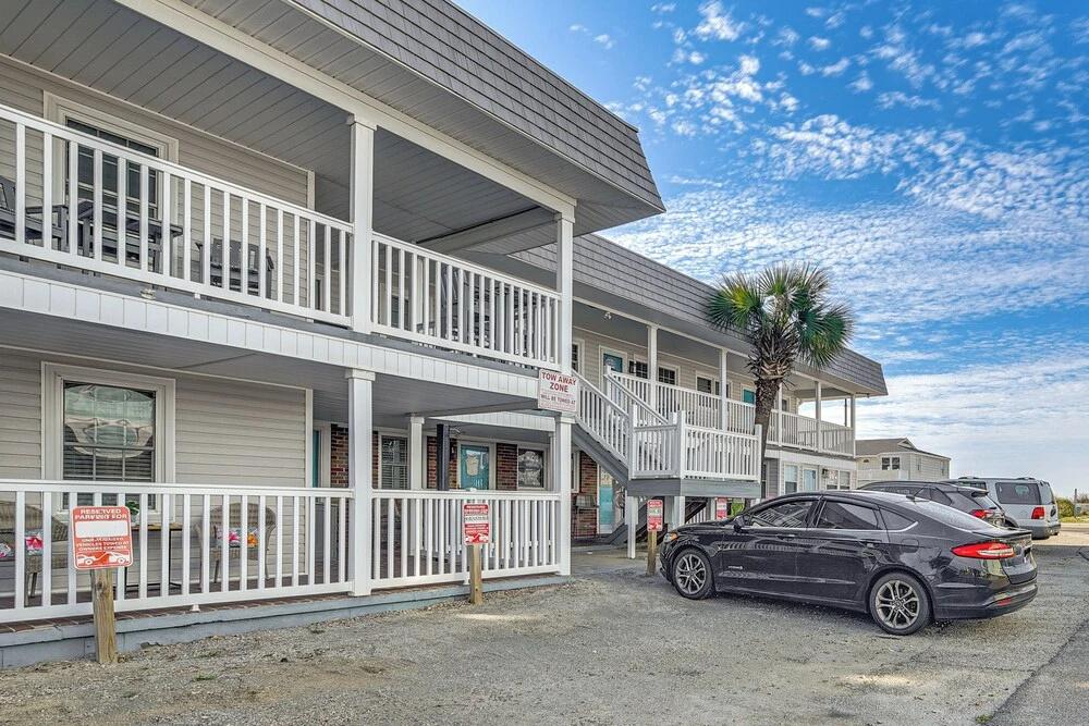 1 min Walk to Beach! North Myrtle Beach Condo