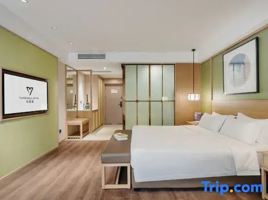 Deluxe Double room (full double bed)