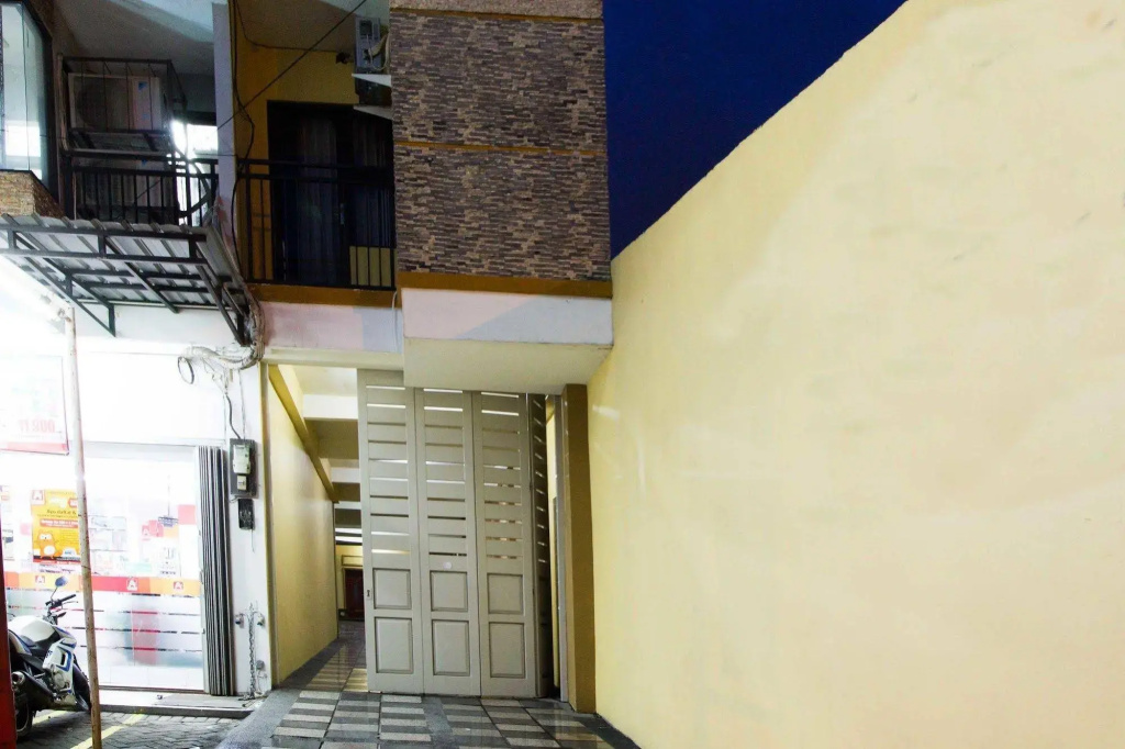 RedDoorz near Petra University