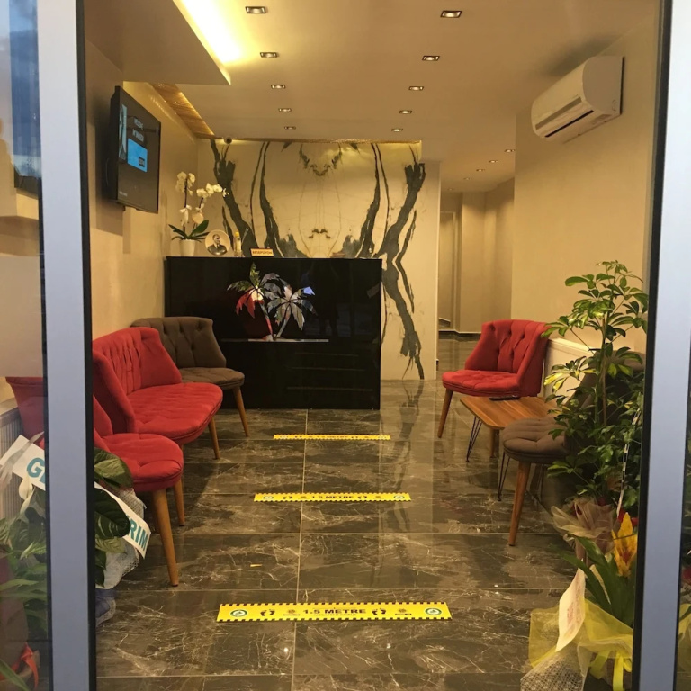 Lobby & Reception