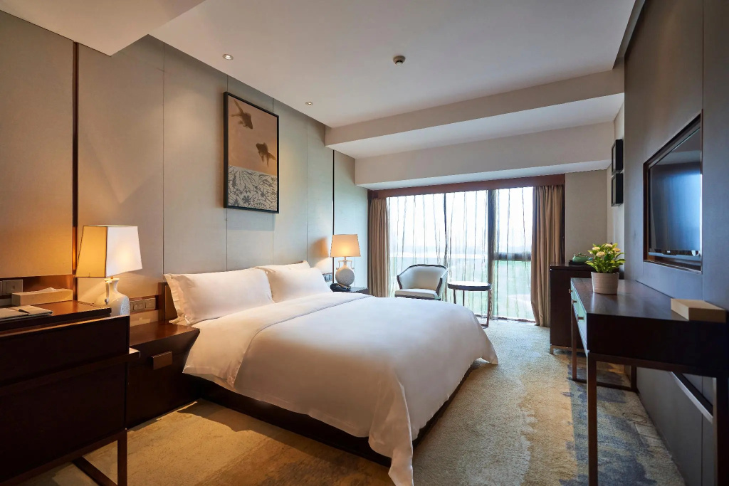 Deluxe Double room (full double bed)