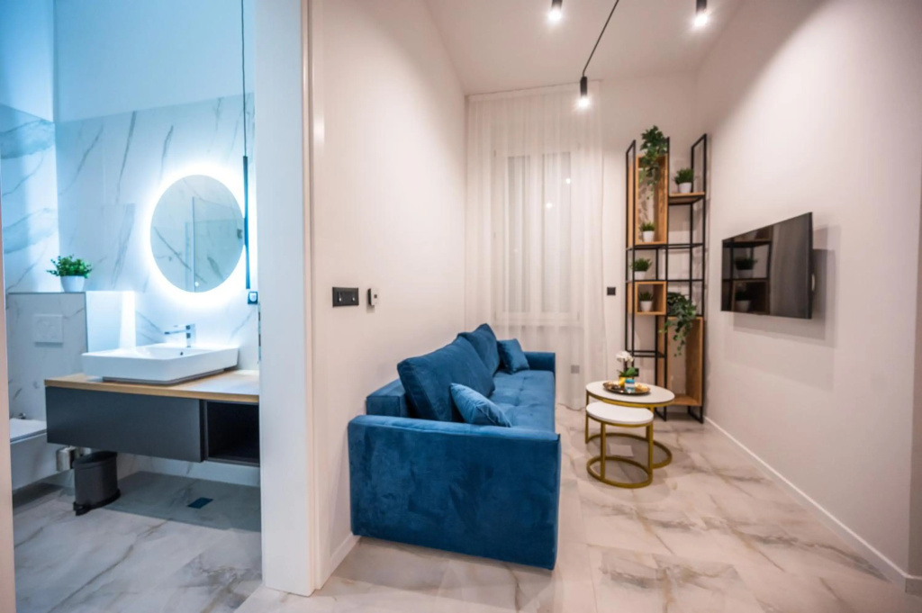 140 SQM Apartment with 4 units - GREAT FOR GROUPS