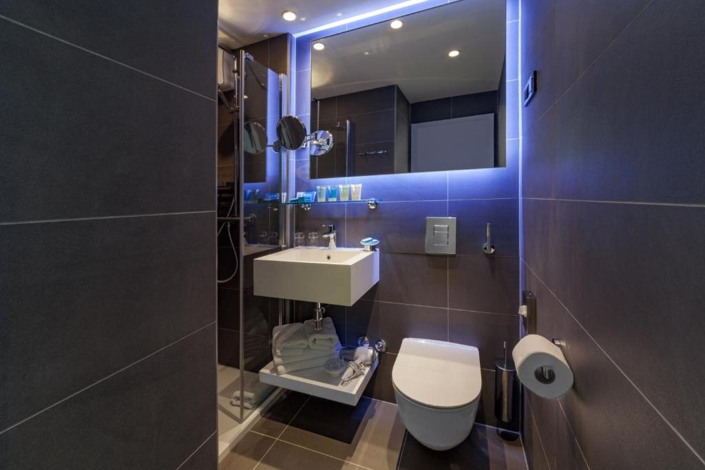 Standard Double room with balcony (full double bed) — room photo 3