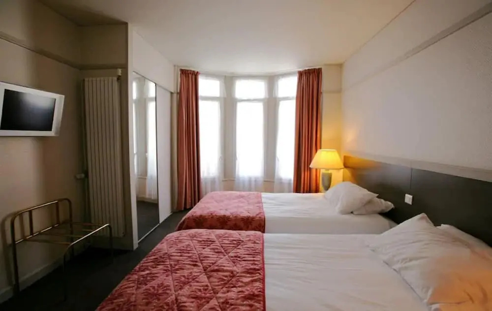 Hotel Bristol — 3