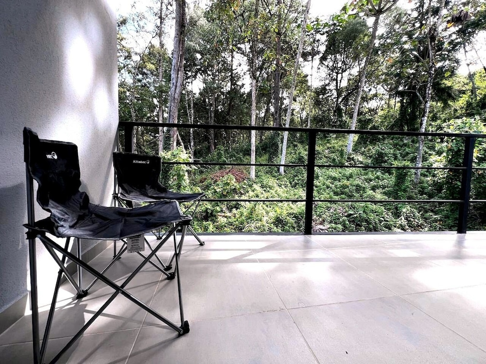 A Estadia tranquila con vista al bosque