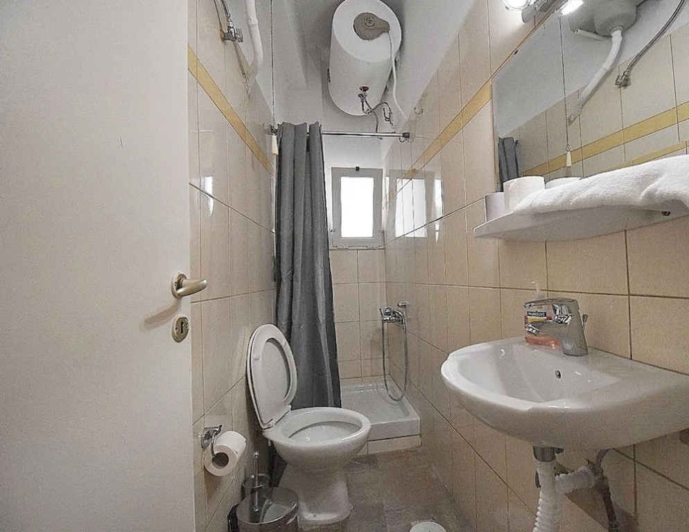 Standard Double room with balcony (full double bed)