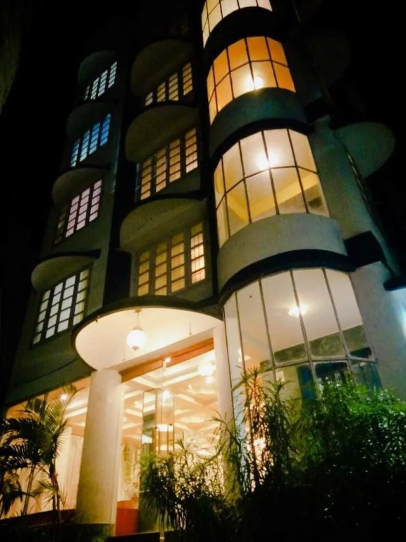 Hotel Niladrii Palace