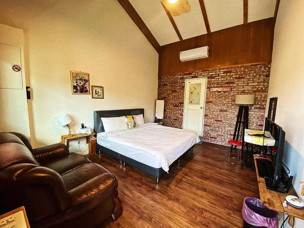 Standard Double room (full double bed)