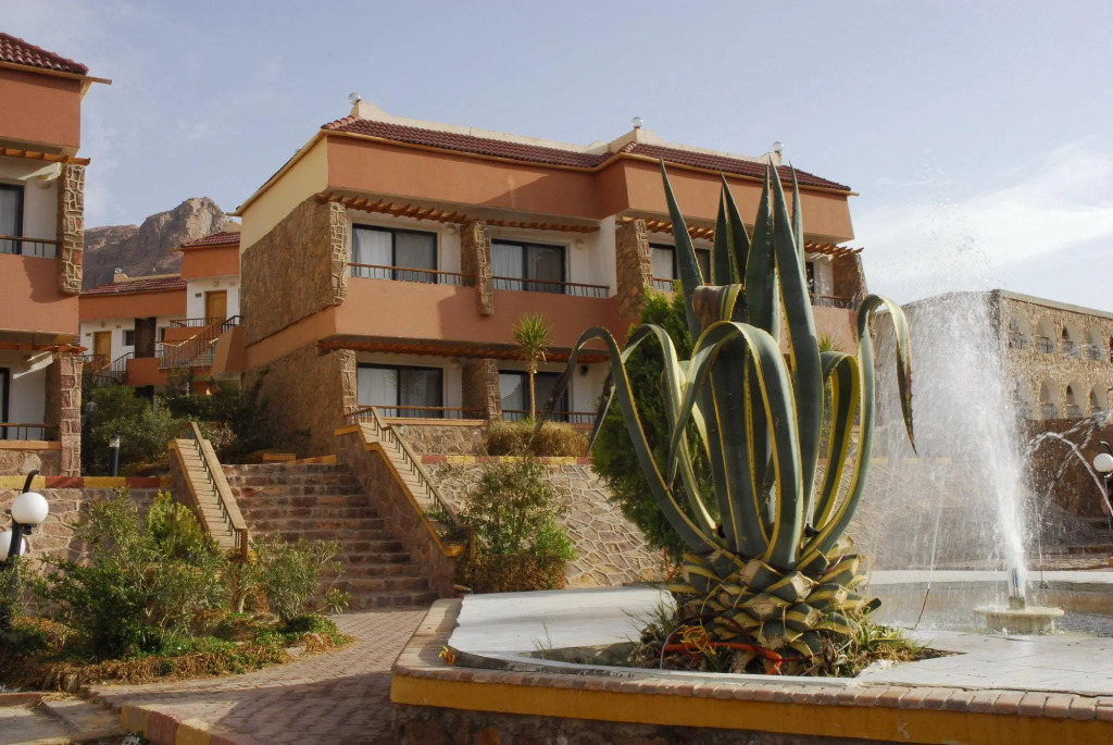 Catherine Plaza Hotel