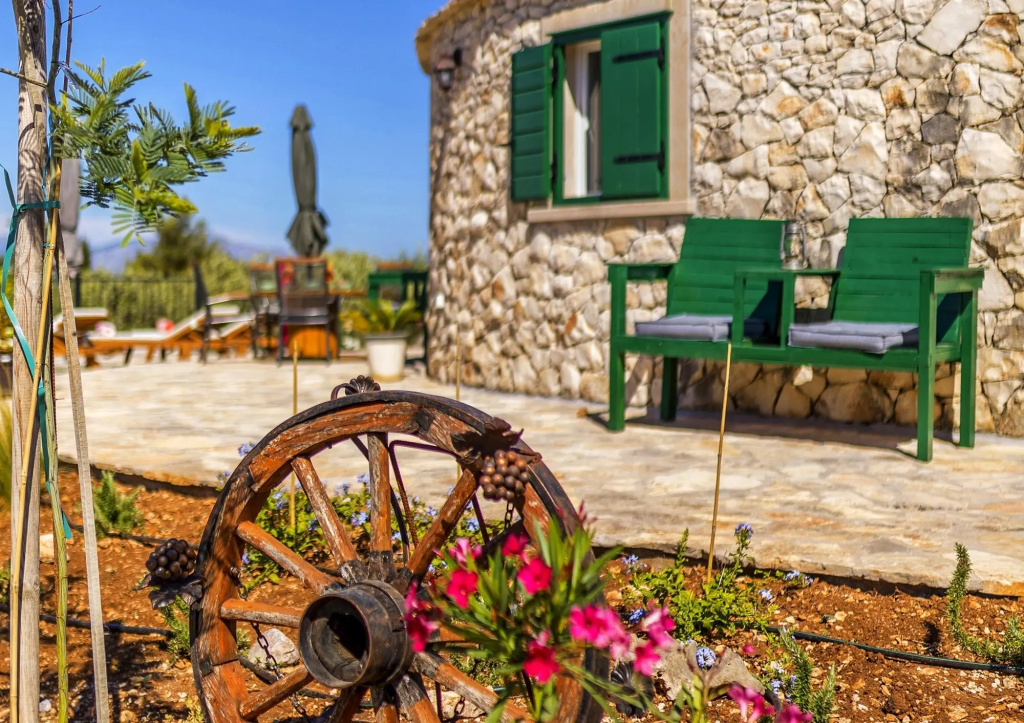Heritage in Mirca with 2 bedrooms and 1 bathrooms