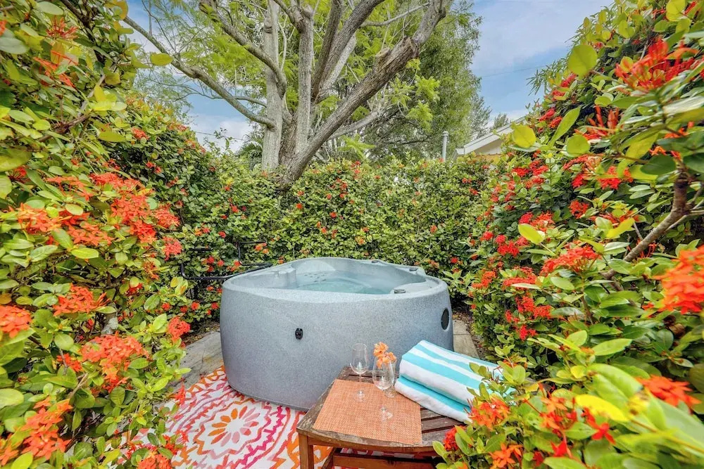 Near Concerts & Transit! Historic Hot Tub Cottage