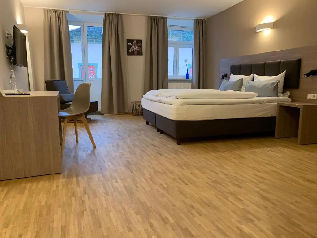 Standard Double room with balcony (full double bed)