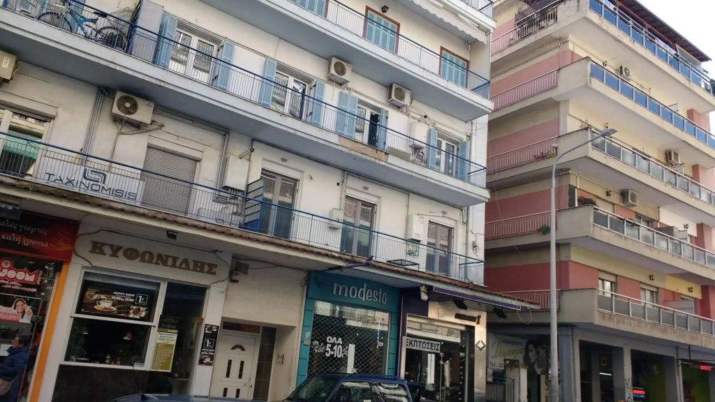 Κεντρικα της πολης διπλα στην παραλιακη και το Συνεδριακο κεντρο του Μεγαρου Μουσικης