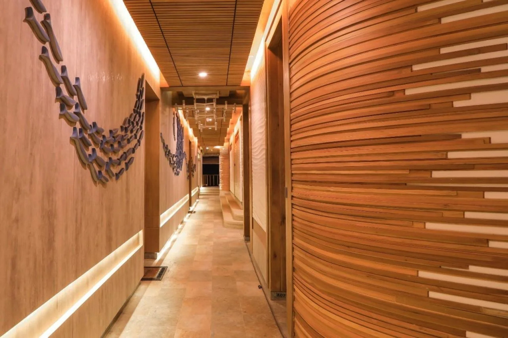 Lobby & Reception